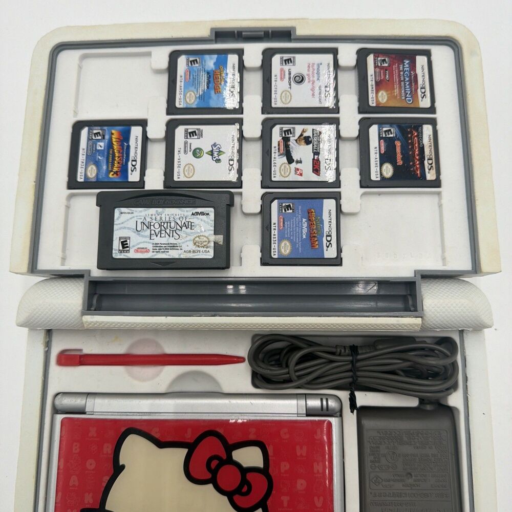 Nintendo DS Lite Silver Games & Nerf Case Charger Stylus Bundle Hello Kitty Skin - Picture 7 of 11